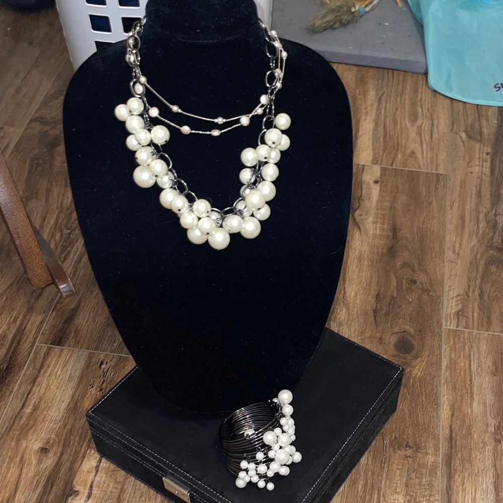 Zara pearl chunky chocker& cluster bracelet Monet pearls & unmarked